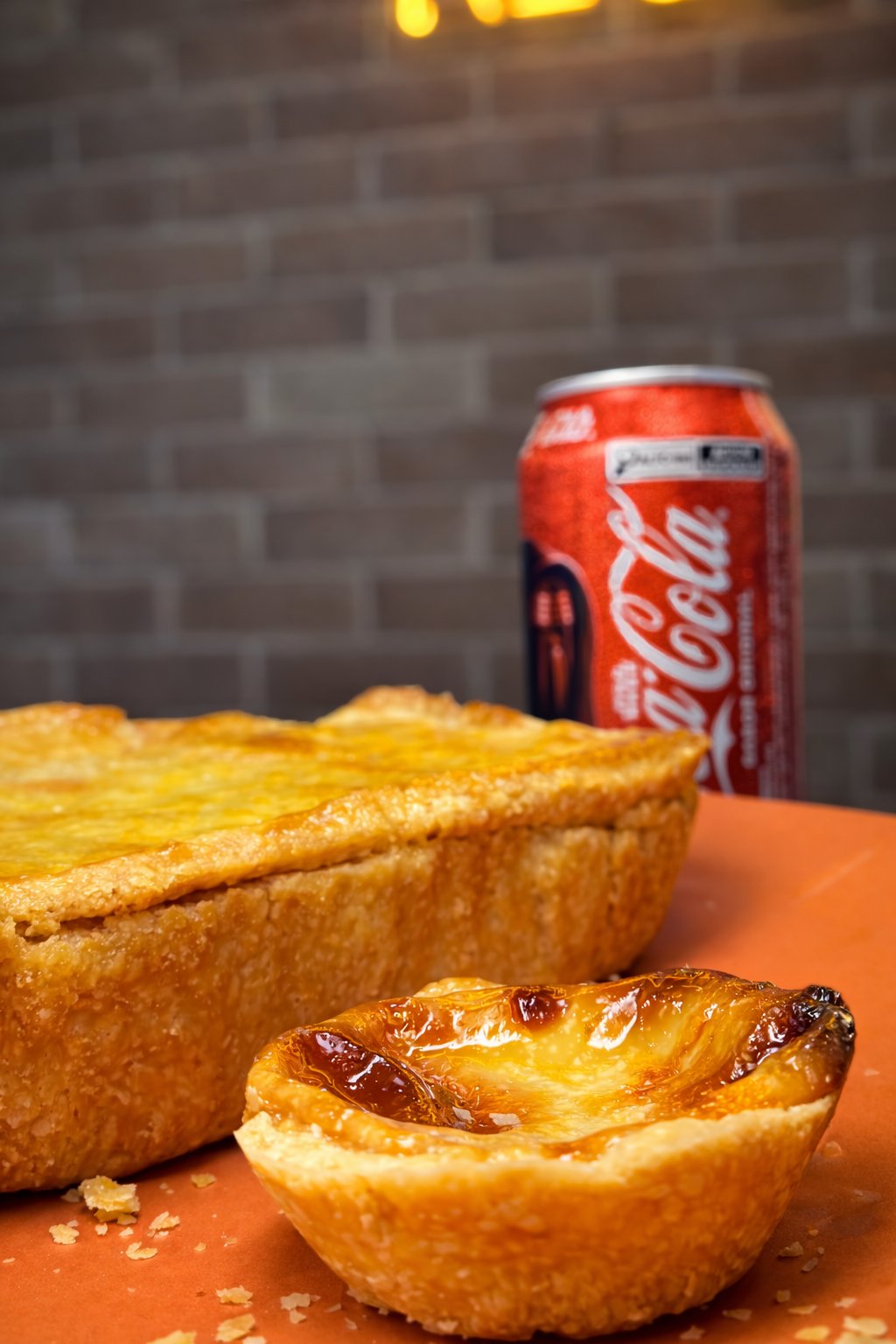 Combo Empada da Casa com torta de empada e refrigerante na loja